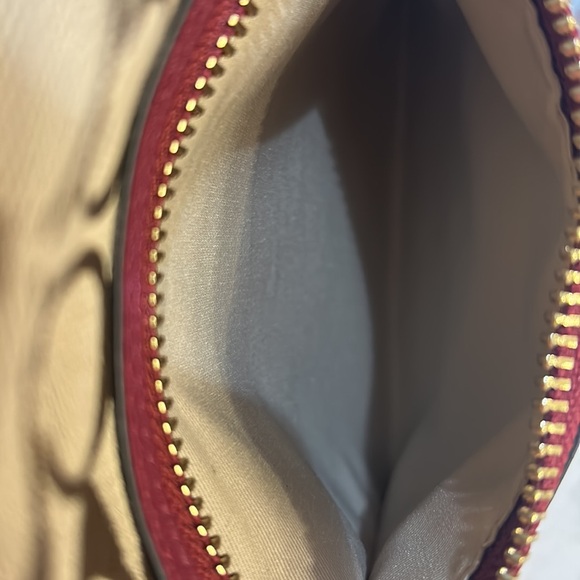 Coach adjustable strap bucket bag EUC! - Picture 17 of 17